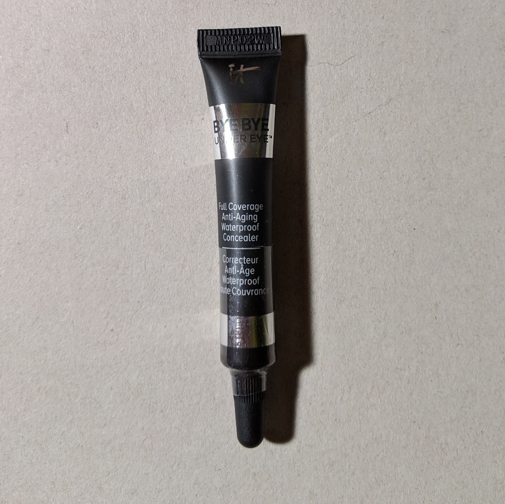 IT Cosmetics Bye Bye Under Eye consealor sample